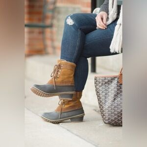 SOREL Women’s Waterproof Lace-Up Boots Size 10